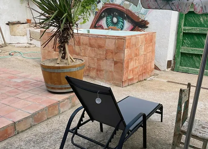 Villacremita And Different House In ルエダ