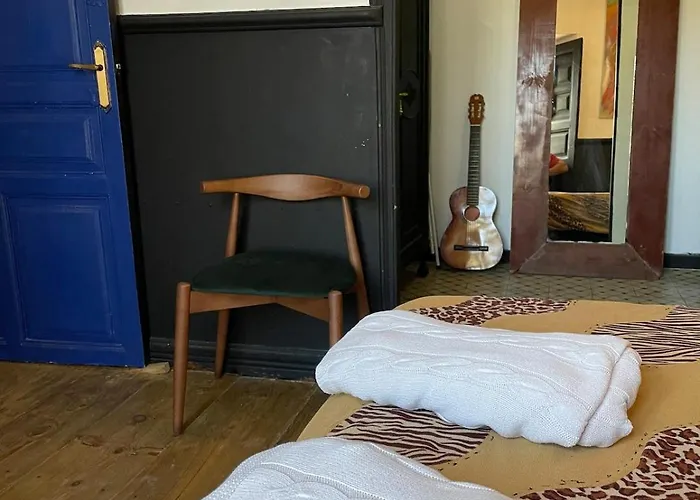 Villacremita And Different House In ルエダ